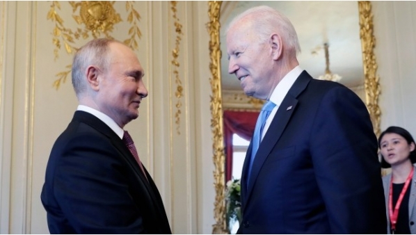 1386928544_putinbiden.jpg