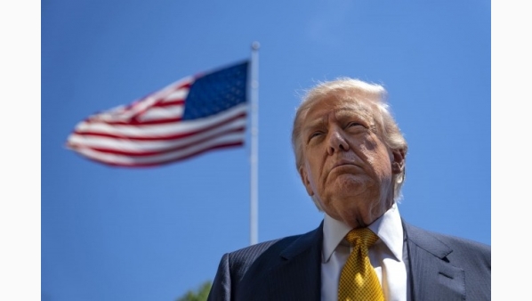 1419373616_donaldtrumpiran1.jpg