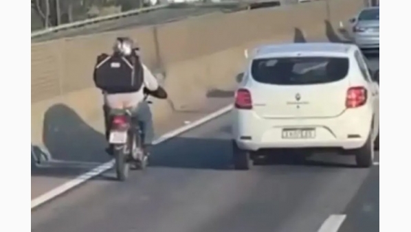 1427606864_motociclista.jpg