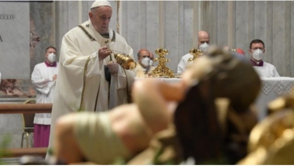 1665083426_papafranciscoenmisadelasolemnidaddelaepifaniadelsenor.jpg