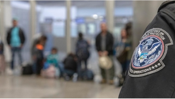 187667215_migrantesdetenidosporcbpenfronteraconmexico.jpg
