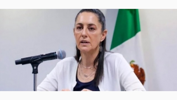 2037398889_claudia.jpg