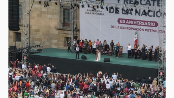 amlo_mitin_por_18_marzo_1.jpg