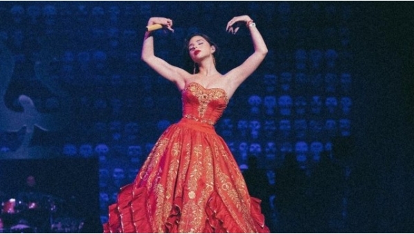 angelaaguilarsorprendealinterpretarcanciondemienamoratededanielaromoyvideoesviral.jpg
