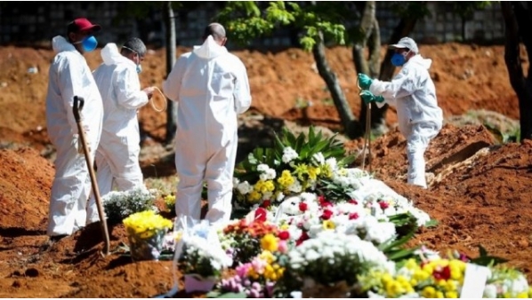 brasilsumadenuevomasdemilmuertesdiariasporcovid19yrozalas206milfotoefe.jpg