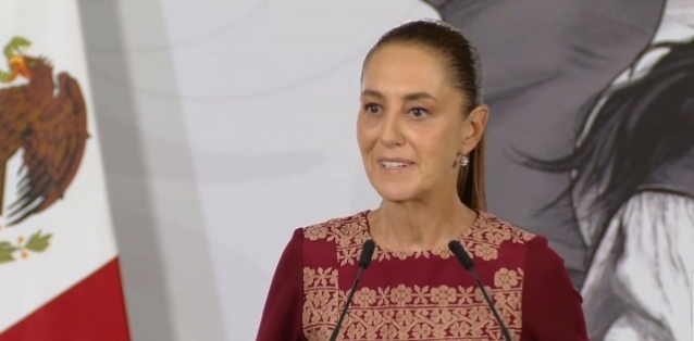 claudiasheinbaumenlamananeradelpueblodel26dejunio.jpg