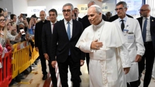 elpapaleonxivesdadodealtadelhospitalgemelli.jpg