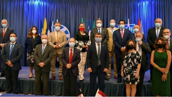 embajadoreslatinoamericanosposanjuntoalministrodeexterioresisraeli.jpg