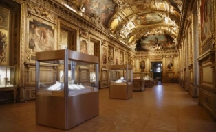 galeriadeapolodelmuseodellouvre.jpg