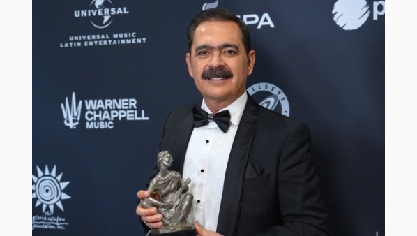 liderdelostucanesdetijuanacreequelamusicamexicanaestaenunmomentobendecido.jpg