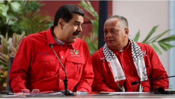nicolasmadurocondiosdadocabello.jpg