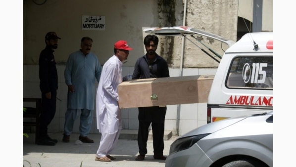 pakistanincendio14bebesmuertos26ago26.jpg