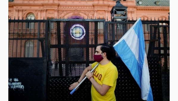 protestasargentinamedidasconfinamientozona_0_40_1200_747.jpg
