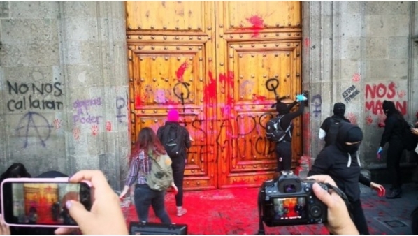 protestascolectivosfeministaspalacionacional.jpg
