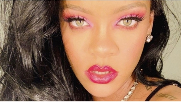 rihannasuperbowl.jpg