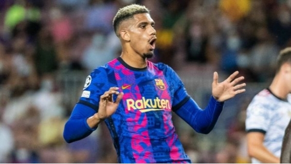 ronaldaraujo_4_641x361.jpg