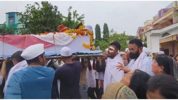sobrevivientedelvuelodeairindiaenfuneraldesuhermano.jpg