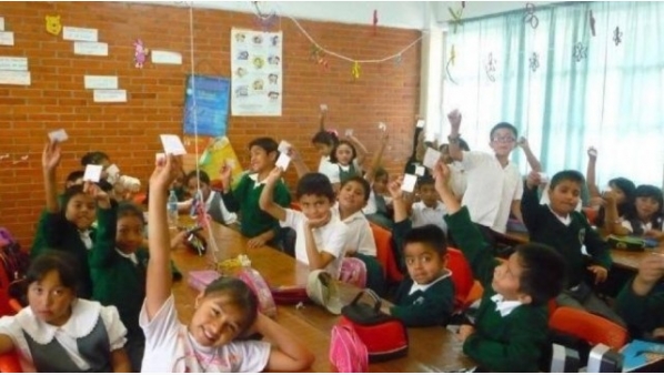tresdecada10papasenmexicousalaviolenciaparaeducarasushijosalertaong.jpg